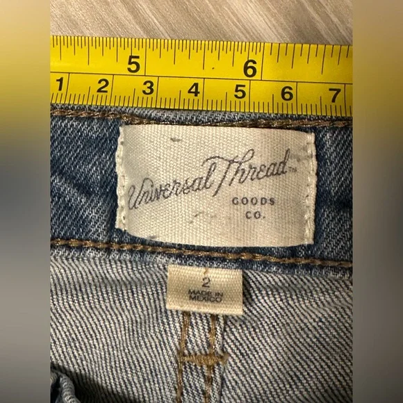 Universal Threads - Picture 3 of 8